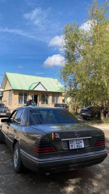 решетка на пассат б4: Mercedes-Benz W124: 1994 г., 2.2 л, Механика, Бензин, Седан