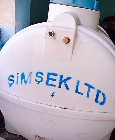 Баки: Şimşek LTD su çəni – 1500 litr 2-3 yerdən yamatdrmaq lazmdır - Həcm — 1