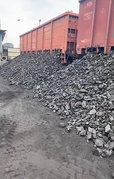 Уголь: Каменный уголь навалом Описание: - Фракция крупная (кусковая смесь — 2