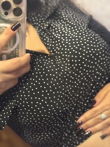 sortlar: Qadınlar üçün nöqtəli krujeva üst – sarınma (wrap) model İki rengi var — 2