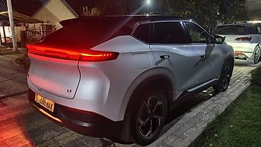 Dongfeng: Dongfeng : 2026 г., Автомат, Электромобиль, Кроссовер — 3