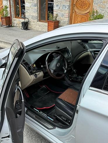 фольксваген пассат 1: Hyundai i40: 1.7 л | 2016 г. Седан — 5