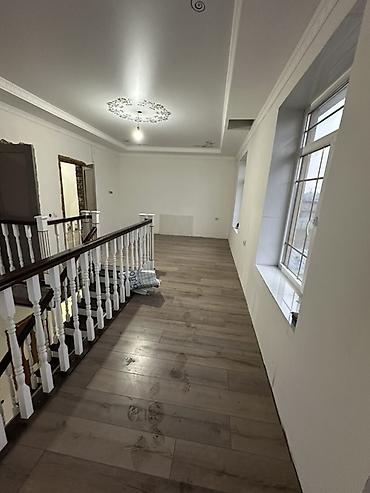 Продажа коттеджей и домов: Ак-Ордо 3 конушунан 2 кабаттуу үй сатылат ички ремонту толук бүтө — 12