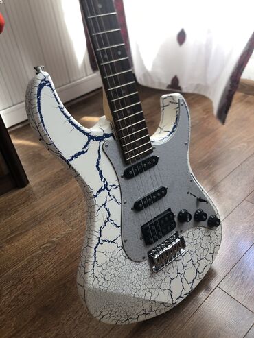 pena izolyasiya qiymetleri: Pearl River elektro gitara. 1 həftə istifadə olunub yenidən seçilmir
