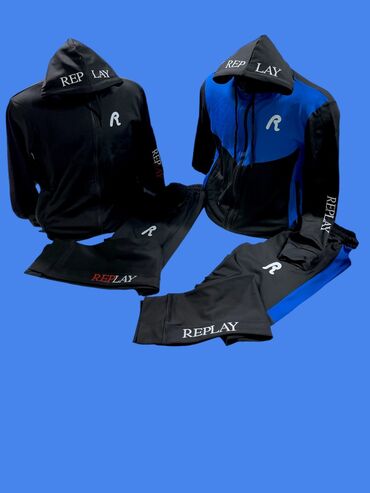 replay mantil: Muska trenerka REPLAY
Materijal: mokra likra 
Velicine: S,M,L,,2XL