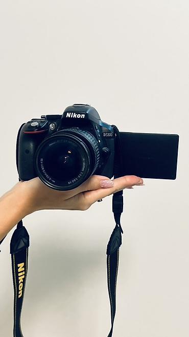 Зеркальная камера Nikon D5300 с поворотным дисплеем - Матрица 24,2 МП