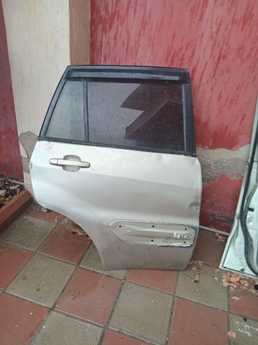 Digər avtomobil ehtiyat hissələri: Toyota Rav 4 ili 2000
Usden cixma orginaldir qiymeti munasib olacaq — 13