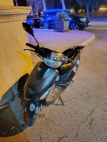 m50 i moti: Şəhər içi sürüşlər üçün praktik skuter - Korpus: mat qara rəng, fərdi — 1