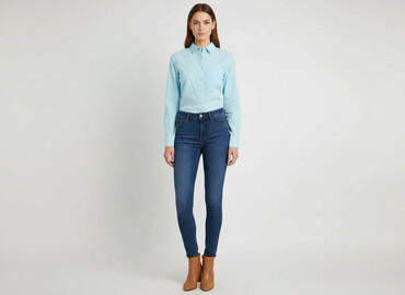t shirty columbia: Women`s shirt, size S