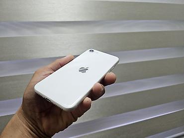 Apple iPhone: IPhone SE, Б/у, 64 ГБ, Белый, Защитное стекло, 76 % — 7