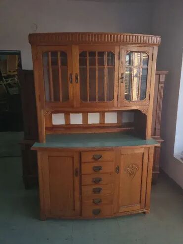 Stilske vitrine: Vitrina u odlicnom stanju Visina 200cm Sirina 135cm Dubina55cm — 4