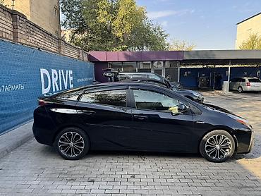 авто бишкек машина кж: Toyota Prius: 2015 г., 1.8 л, Вариатор, Гибрид, Хетчбек — 4