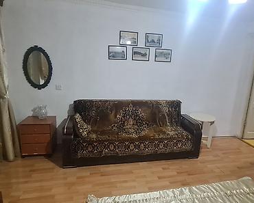 Mənzillər: Kirayə verilir: şəhər mərkəzində, restoran və kafe sıralarının — 3