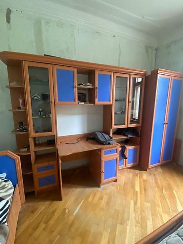Uşaq/yeniyetmə otağı üçün tam mebel dəsti Komplekt: - Geniş divar