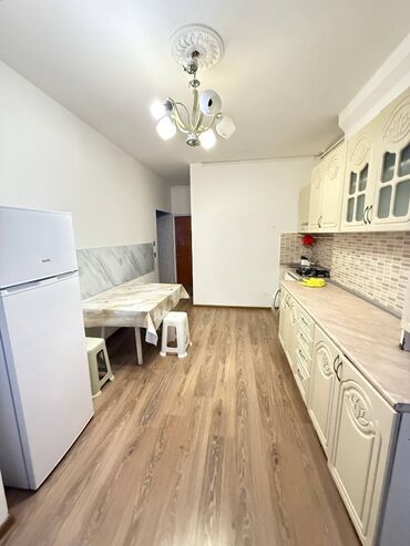 Mənzil kirayələyirəm: 2 otaqlı, 60 kv. m — 10