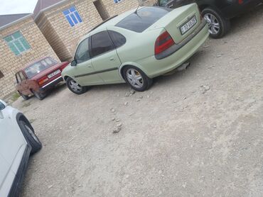 автозапчасти на гольф 3: Opel Vectra: 1.5 l | 1996 il 418950 km Sedan