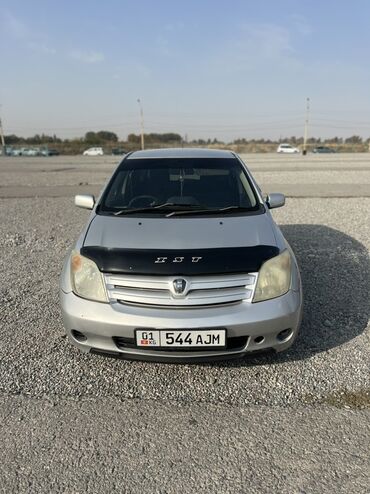 срочно продаю машину бишкек: Toyota ist: 2003 г., 1.3 л, Автомат, Бензин, Хетчбек