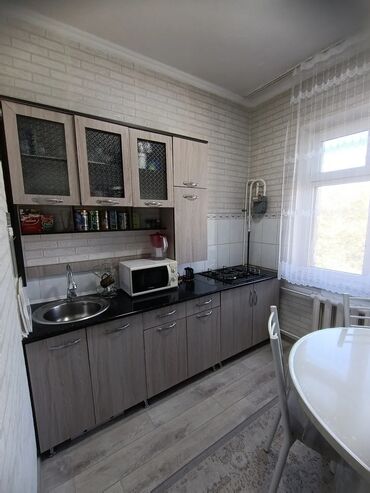 ош базар квартира керек: 3 комнаты, 63 м², 105 серия, 5 этаж, Евроремонт