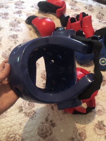 Спортивная форма: Комплект экипировки для тхэквондо ITF. В составе: - 1 кимоно ITF с — 10