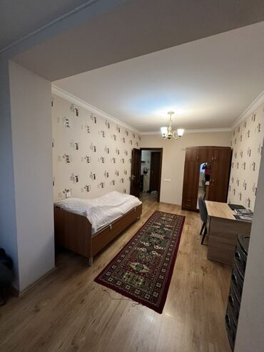 Köhnə tikili: Lelinqrad proyekt köhnə tikili 5/4 mərtəbə 4 otaq. 8 mikrorayon köhnə — 5