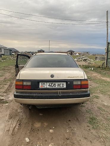 полировщик авто: Volkswagen Passat: 1989 г., 1.8 л, Механика, Бензин, Седан — 1