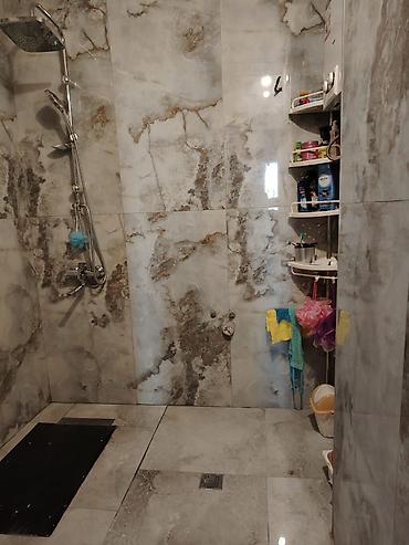 Mənzillər: Bakixanovda merkezde Aygun malin yaninda 9/9 mertebesinde 2 otaqdan 3 — 4