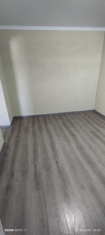 обмен на дом в городе каракол: 35 м², 2 комнаты, Парковка, Забор, огорожен