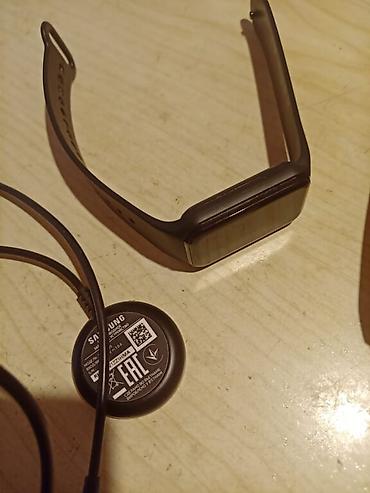 samsung gear: Smart saat əlavə kəmər və zaryatka şunuru ilə birlikdə satılır — 2