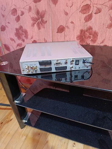 aparat internet pe televizor: TV və audio-video qurğuları dəsti Tərkib: - Newtech rəqəmsal TV — 3