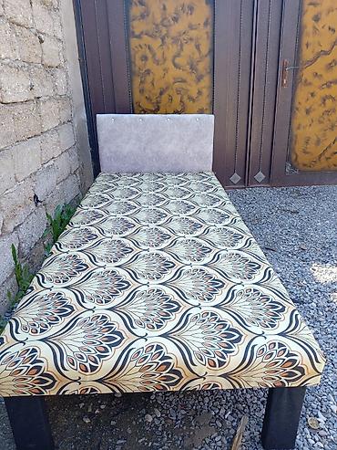 mebel gence: 1 nəfərlik çarpayılar 50 manat. 2 nəfərlik taxt 100 manat — 2