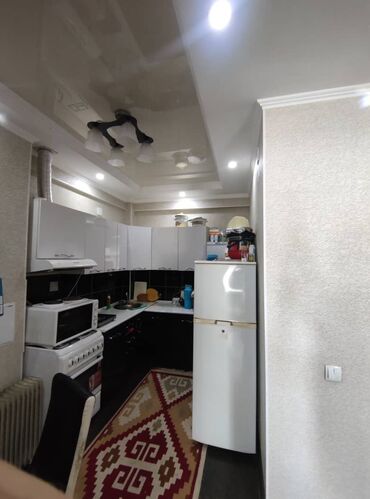 2х комнатная квартира бишкек в Кыргызстан | Посуточная аренда квартир: 2 комнаты, 57 м², Элитка, 2 этаж, Старый ремонт, Автономное отопление