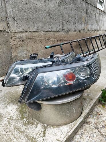 corolla runx: Передняя левая фара Honda 2003 г., Б/у