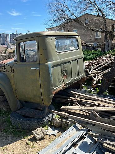 zil radiatoru: Sovet istehsalı klassik yük maşını – kabin-li ön hissə və kapot — 2