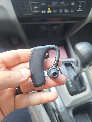 bluetooth kulaklık: Danisiq ucun birterefli qarnitur (qulaqliq). Yenidir — 2