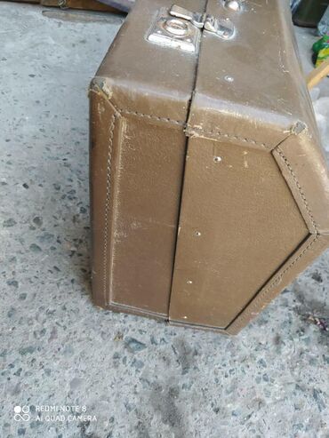 Другие музыкальные инструменты: Камертон Чемодан для акардиона, баяна - договорная. Инструменты — 2