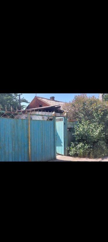 долгосрочный дом: 56 м², 3 комнаты, Парковка, Забор, огорожен