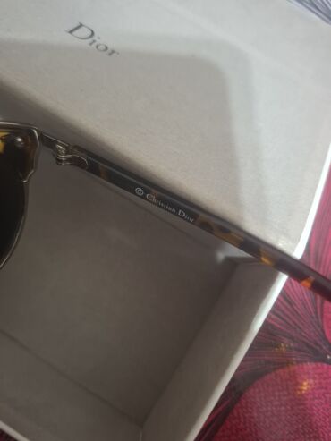 Eynəklər: Gün eynəyi, Dior, İşlənmiş — 5