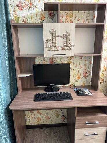 доска детская для рисования: Спальный гарнитур, Б/у, Односпальная кровать, Шкаф, Россия, ДСП, Самовывоз, цвет - Коричневый
