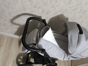 Коляски: Коляска, цвет - Серебристый, Б/у — 2