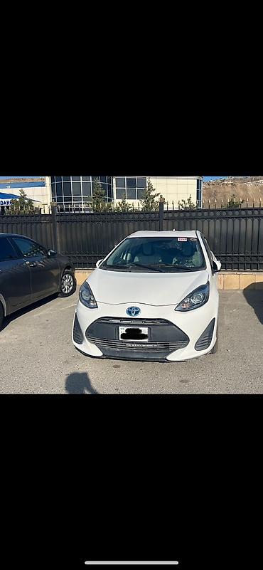 Toyota aqua icarəyə verilir. Günlük cəmi 30 manat. Depozit 250 manat!