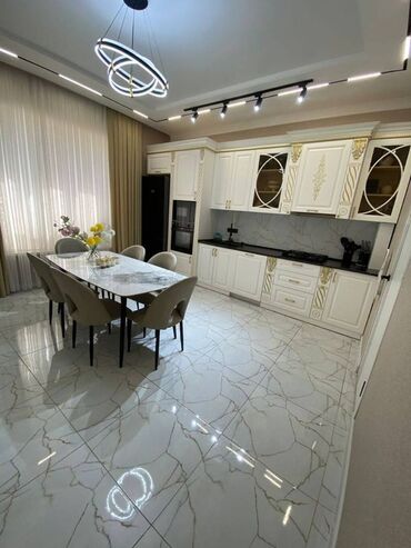 Долгосрочная аренда квартир: Дом, 200 м², 6 комнат, Риэлтор