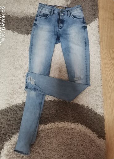 zenski jeans br: Zenske farmerice, bukvalno kao nove, nosene samo jednom u vel 30