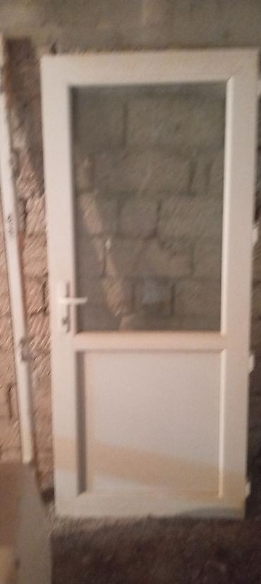 Qapılar və aksessuarlar: PVC giriş/balcony qapısı Çox az işlənilib, təzə kimidir. - — 1