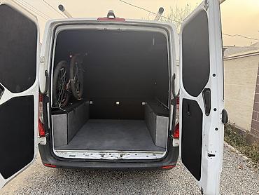 Легкий грузовой транспорт: Легкий грузовик, Mercedes-Benz — 9