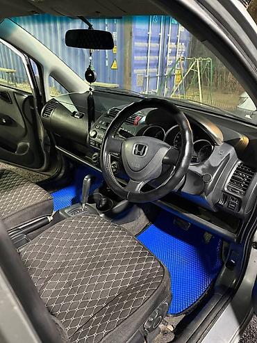 люк 124: Honda Fit: 2003 г., Автомат, Бензин, Хэтчбэк — 3