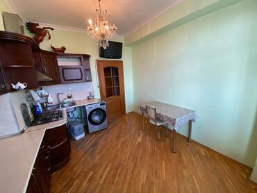 Uzunmüddətli kirayə mənzillər: Neftçilər metrosu,Lotos ticaraet merkezinin arxasinda, 16 mərtəbəli — 7