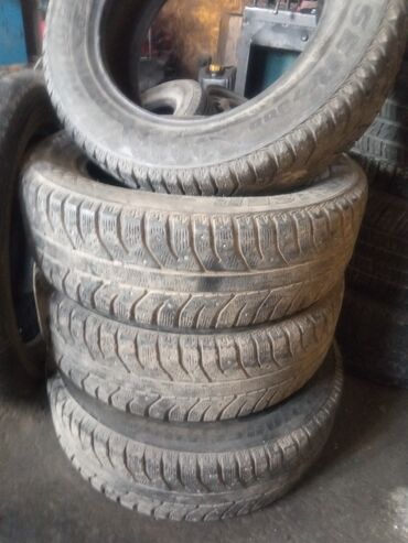 Шины: Шины 185 / 65 / R 15, Зимняя шипованная, Б/у, Комплект, Легковые, Bridgestone