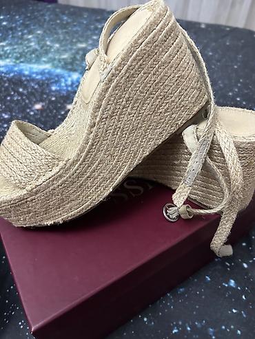parça ayaqqabı: Təbii lifdən hörgülü platforma sandal, 36 razmer - Model — 2