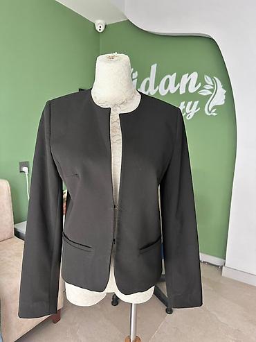 tek pencek: Qadınlar üçün qara rəngli blazer ceket - Minimalist dizayn: yaxasız — 1