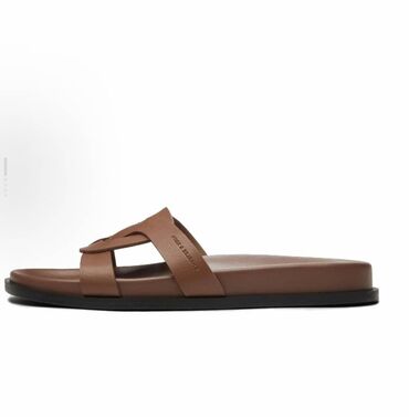 купить кератолический гель для ног: Кожаные шлепанцы от Charles&Keith оригинал 100% .Имеют открытый